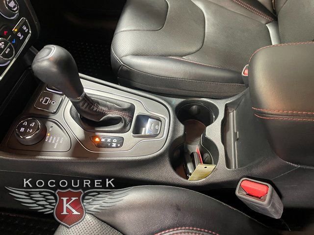 Used 2023 Jeep Cherokee Trailhawk w/ Elite Group image 17