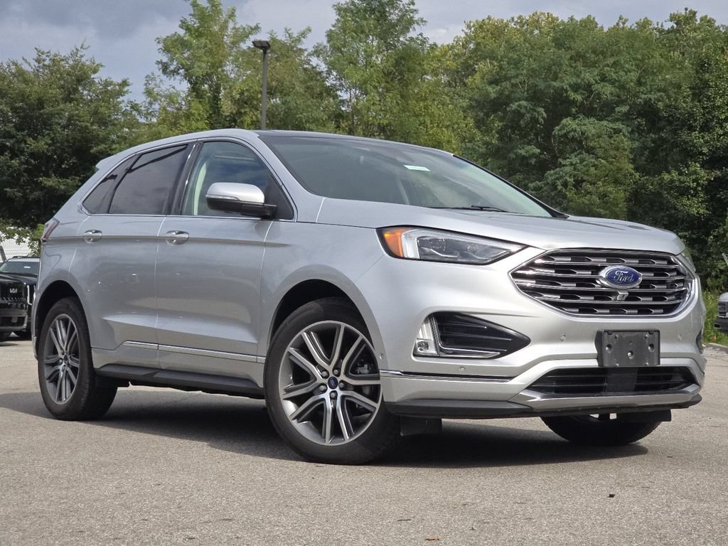 Used 2019 Ford Edge Titanium w/ Equipment Group 301A FWD image 2