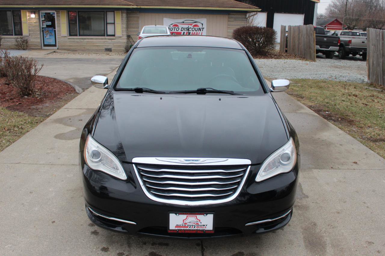 Used 2013 Chrysler 200 Limited FWD image 5