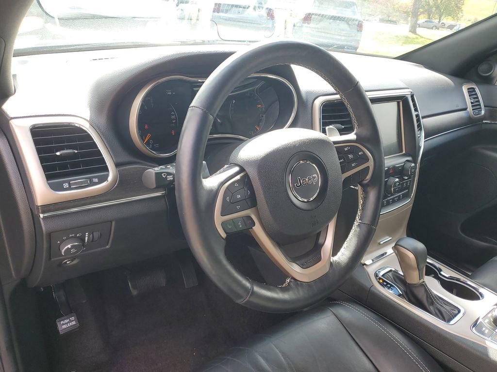 Used 2017 Jeep Grand Cherokee Limited image 14