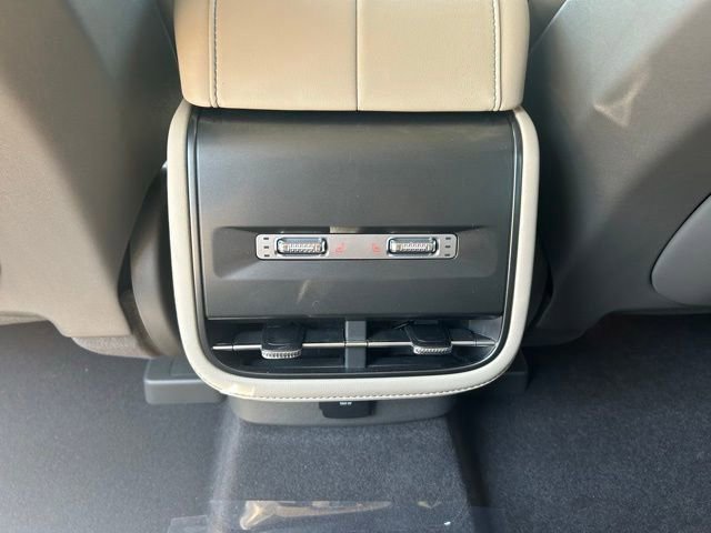 New 2025 Lincoln Nautilus Premier w/ Equipment Group 102A image 19