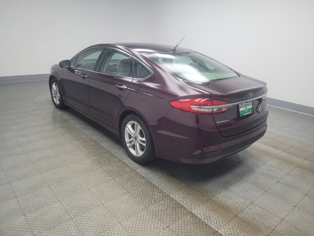 Used 2018 Ford Fusion SE w/ Fusion SE Technology Package FWD image 3