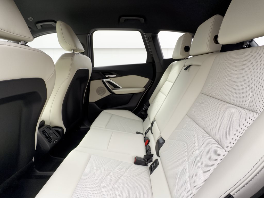 New 2027 BMW X1 xDrive28i AWD/4WD image 25
