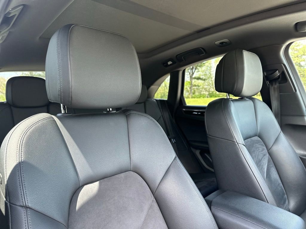 Used 2018 Porsche Macan AWD/4WD image 25