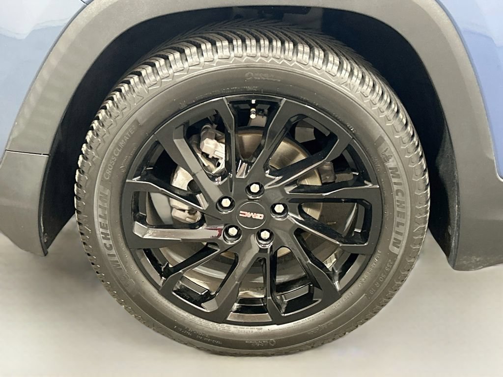 Used 2024 GMC Terrain SLE w/ Driver Convenience Package FWD image 29
