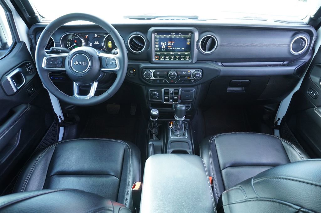 Used 2023 Jeep Wrangler Unlimited Sahara image 12