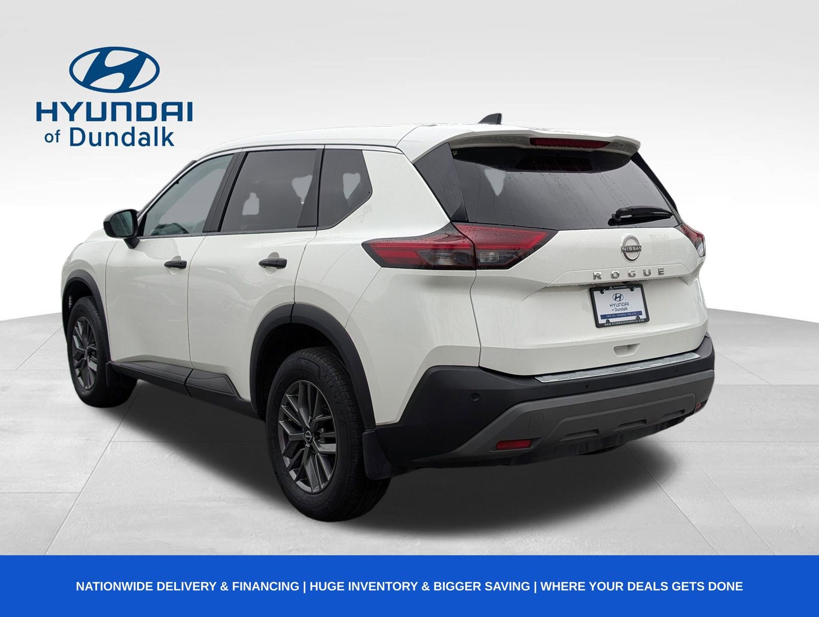 Used 2023 Nissan Rogue S image 5