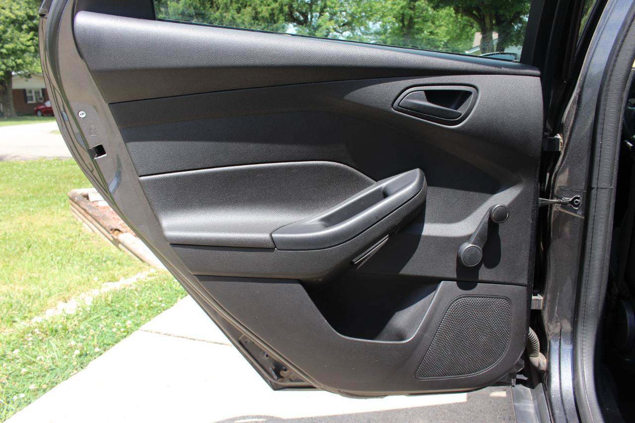 Used 2016 Ford Focus S FWD image 28