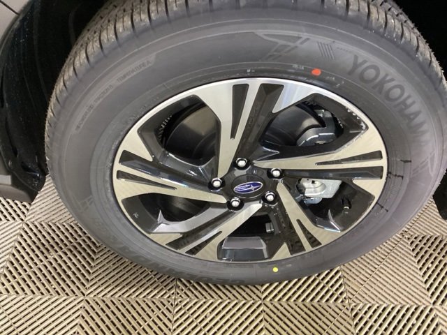 Used 2025 Subaru Crosstrek 2.5i Premium w/ Convenience Package #2 image 8