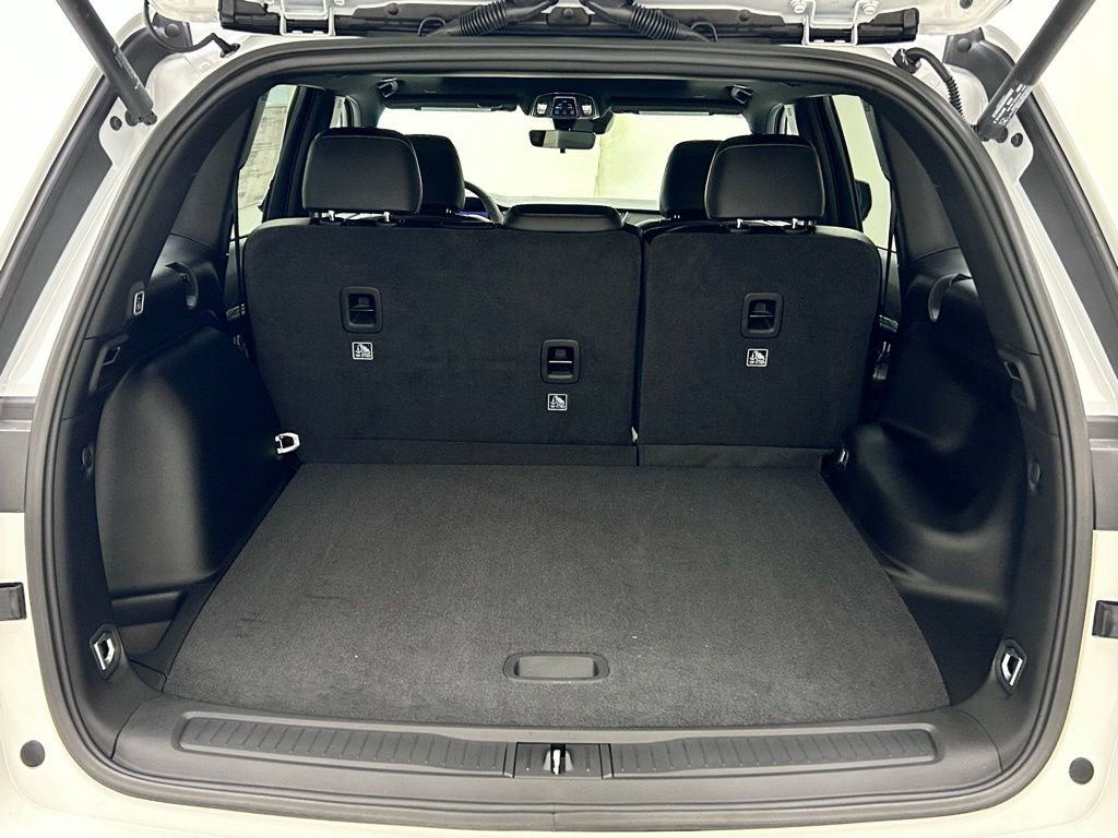 New 2025 Jeep Grand Cherokee Limited image 9