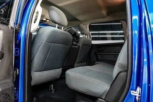 Used 2019 RAM 1500 Express w/ Express Value Package AWD/4WD image 40