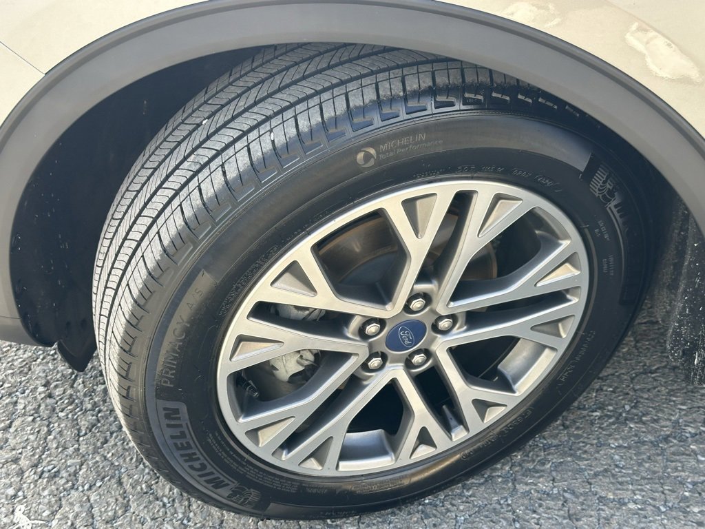 Used 2022 Ford Escape SEL image 36