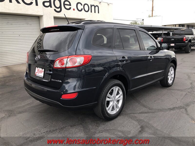 Used 2010 Hyundai Santa Fe SE FWD image 8