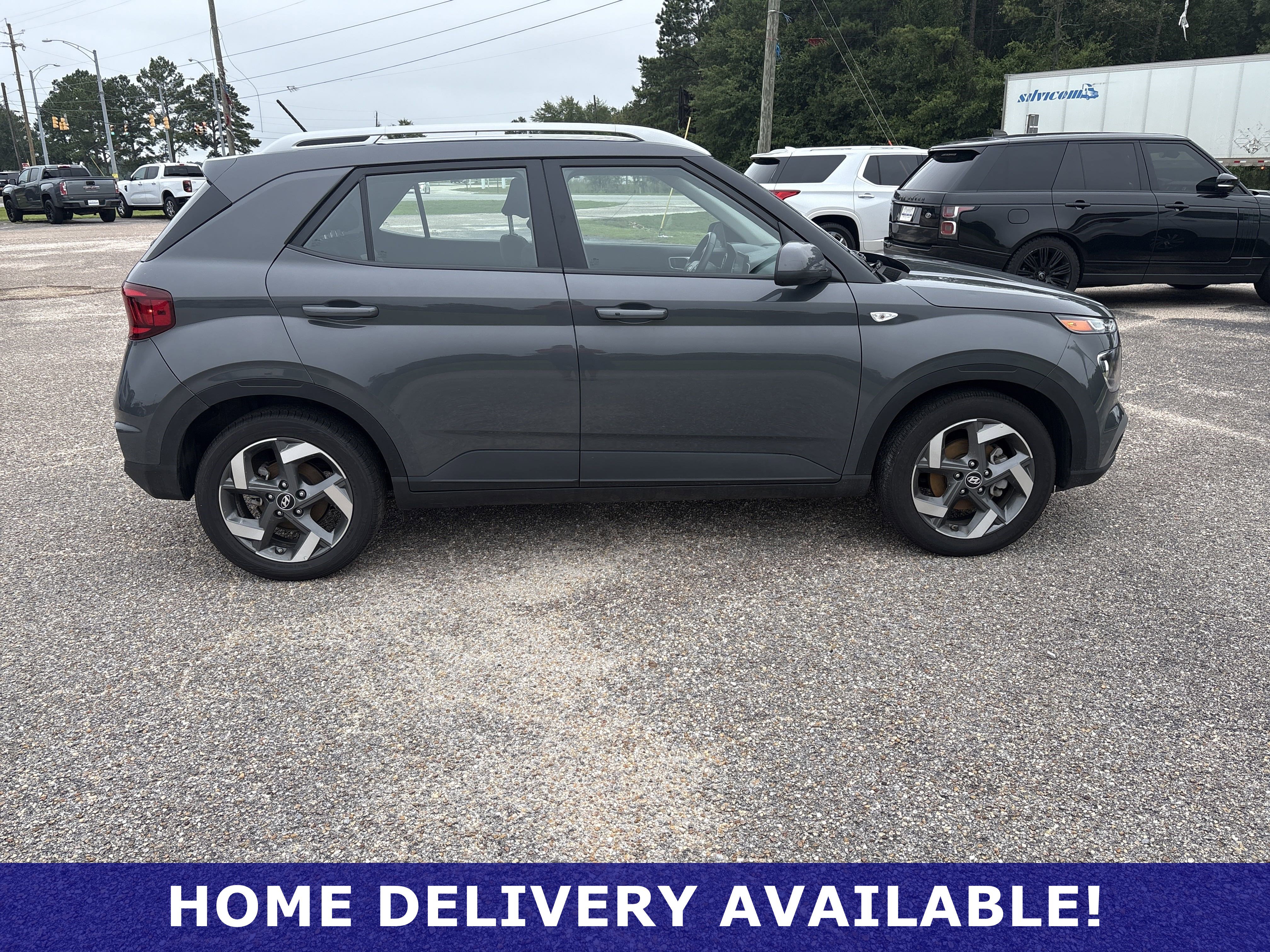 Used 2025 Hyundai Venue SEL image 12