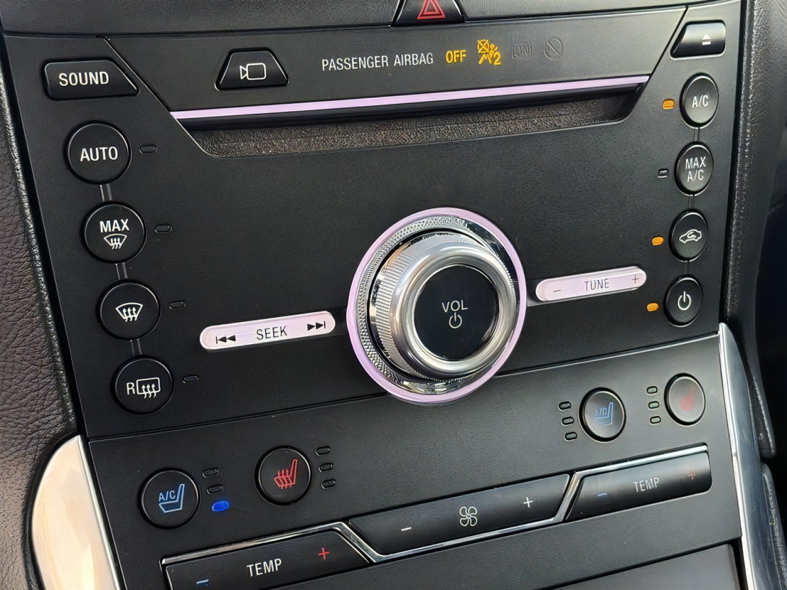 Used 2019 Ford Edge Titanium w/ Equipment Group 301A FWD image 29
