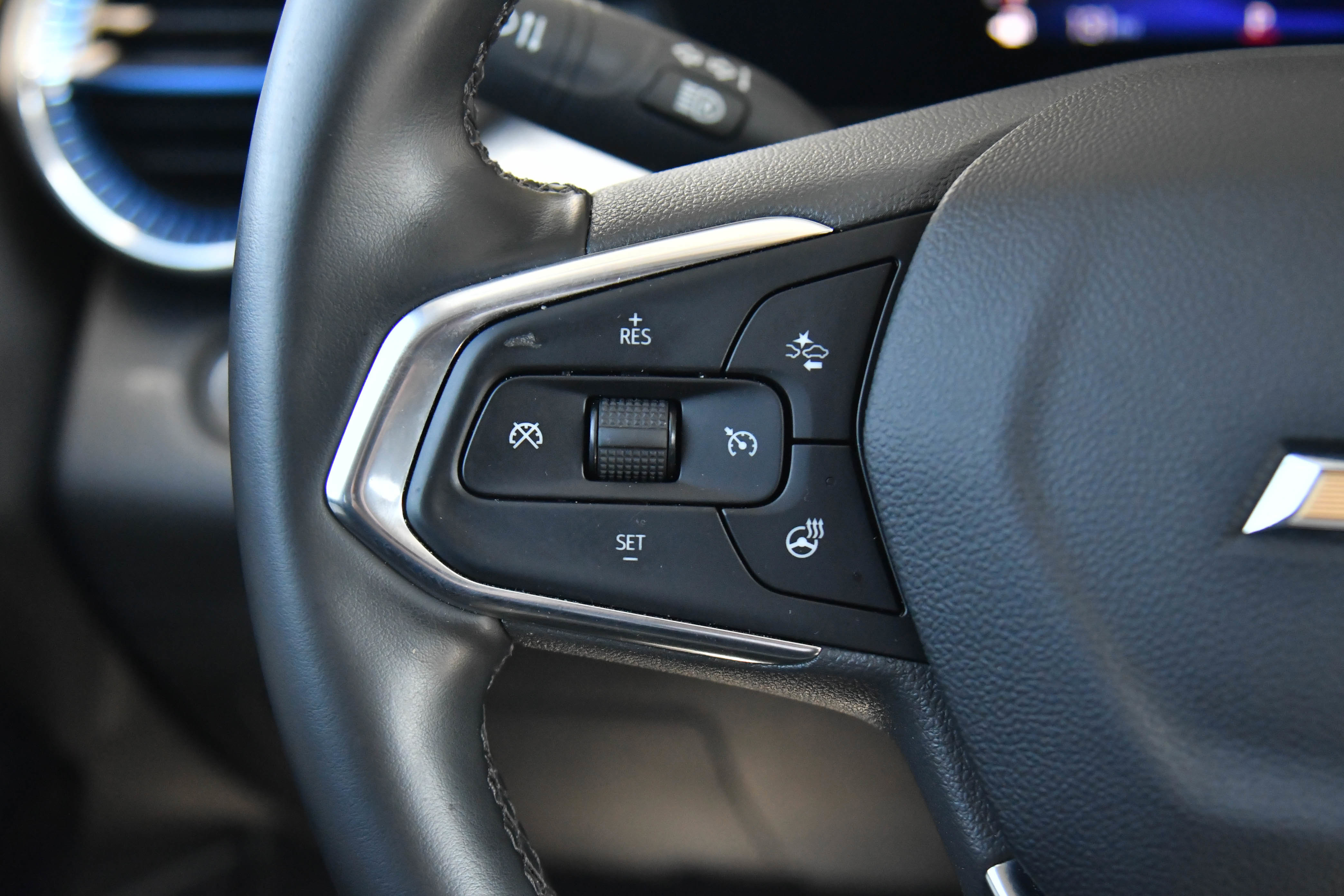 Used 2025 Chevrolet Trax LT w/ LT Convenience Package image 29