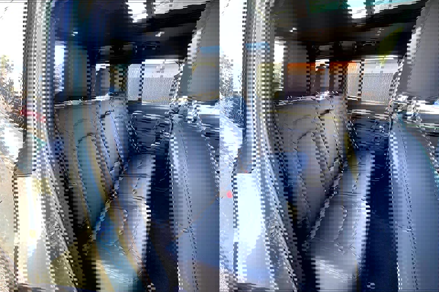 Used 2025 Land Rover Defender 110 S image 28