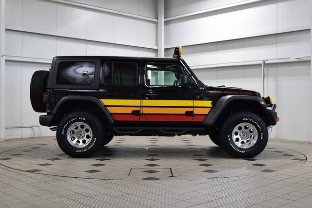 Used 2025 Jeep Wrangler Unlimited Rubicon w/ Technology Group image 8