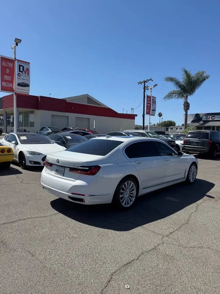 Used 2020 BMW 740i xDrive w/ Premium Package AWD/4WD image 4