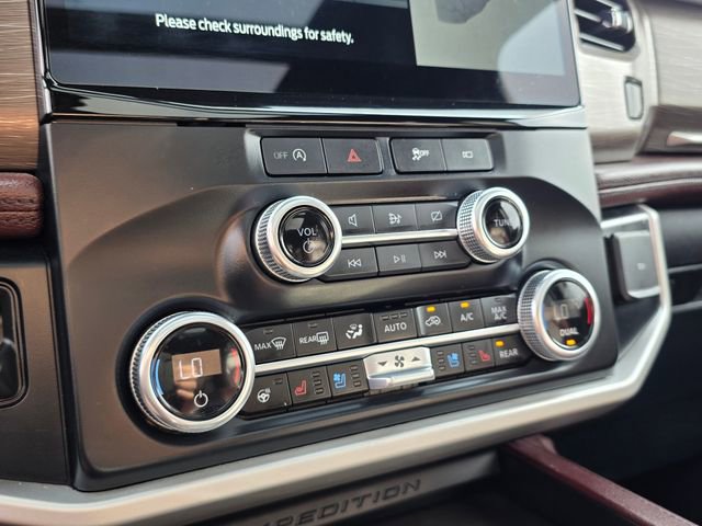 Used 2024 Ford Expedition Limited image 35