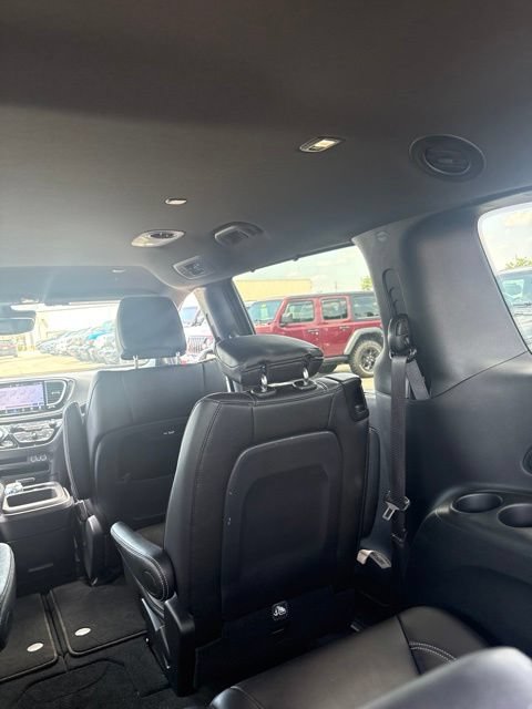 Used 2025 Chrysler Pacifica Select AWD/4WD image 27