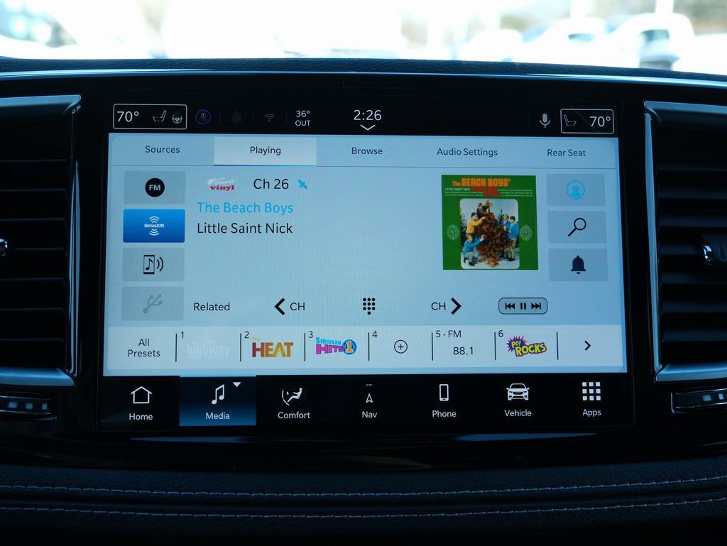 New 2026 Chrysler Pacifica Limited w/ Uconnect Theater Family Group FWD image 20