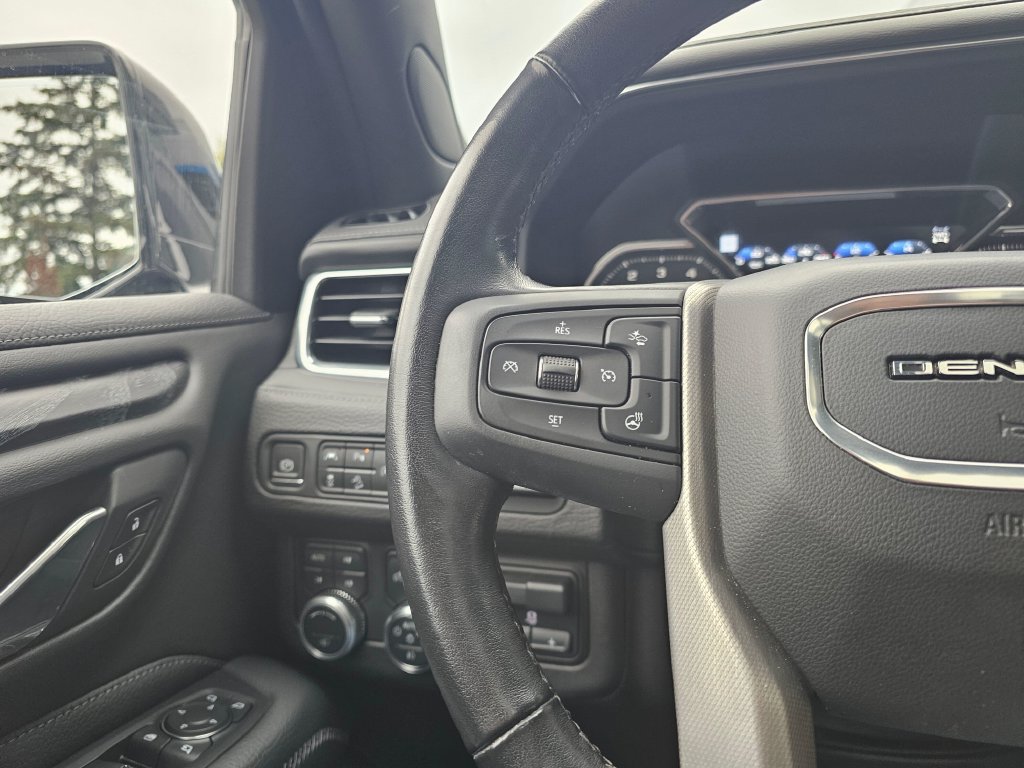 Used 2021 GMC Yukon Denali w/ Denali Ultimate Package AWD/4WD image 34