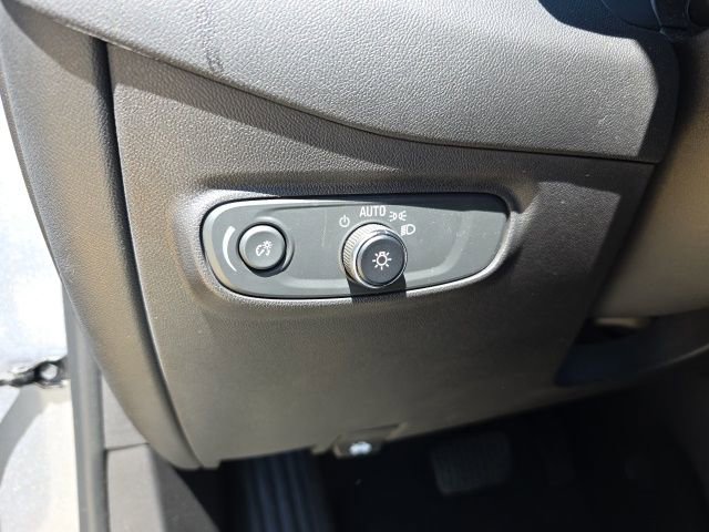 Used 2023 Chevrolet Equinox LS image 14