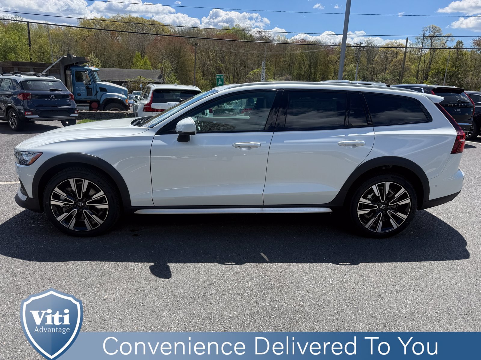New 2026 Volvo V60 B5 Cross Country Ultra w/ Protection Package Premier AWD/4WD image 5