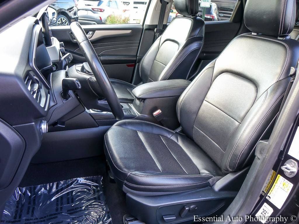 Used 2022 Ford Escape SEL FWD image 9