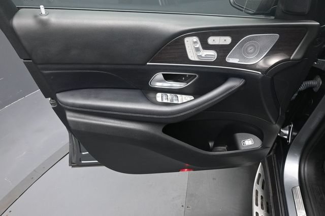 Used 2020 Mercedes-Benz GLE 350 w/ Premium Package image 4