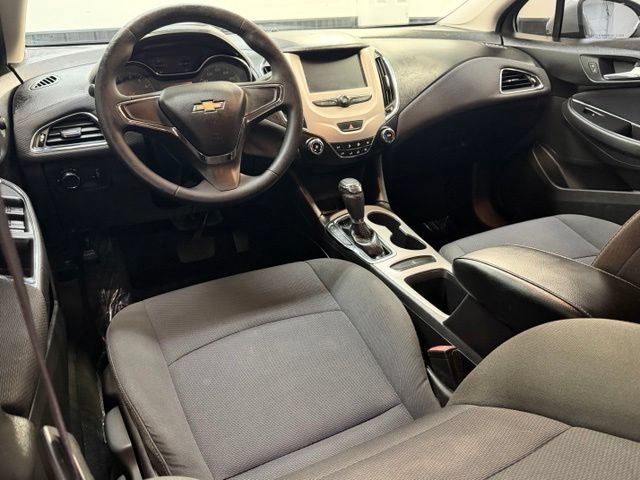 Used 2017 Chevrolet Cruze LS FWD image 7