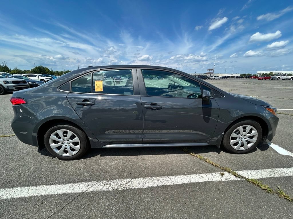 Used 2025 Toyota Corolla LE FWD image 6