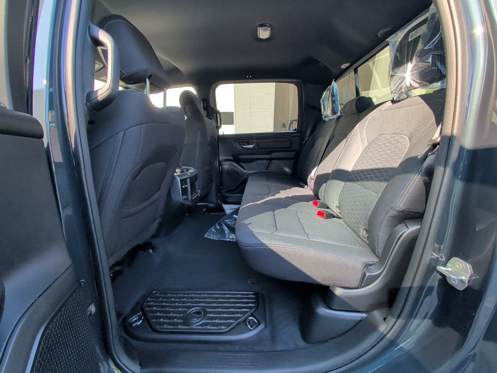 New 2026 RAM 1500 Express AWD/4WD image 14