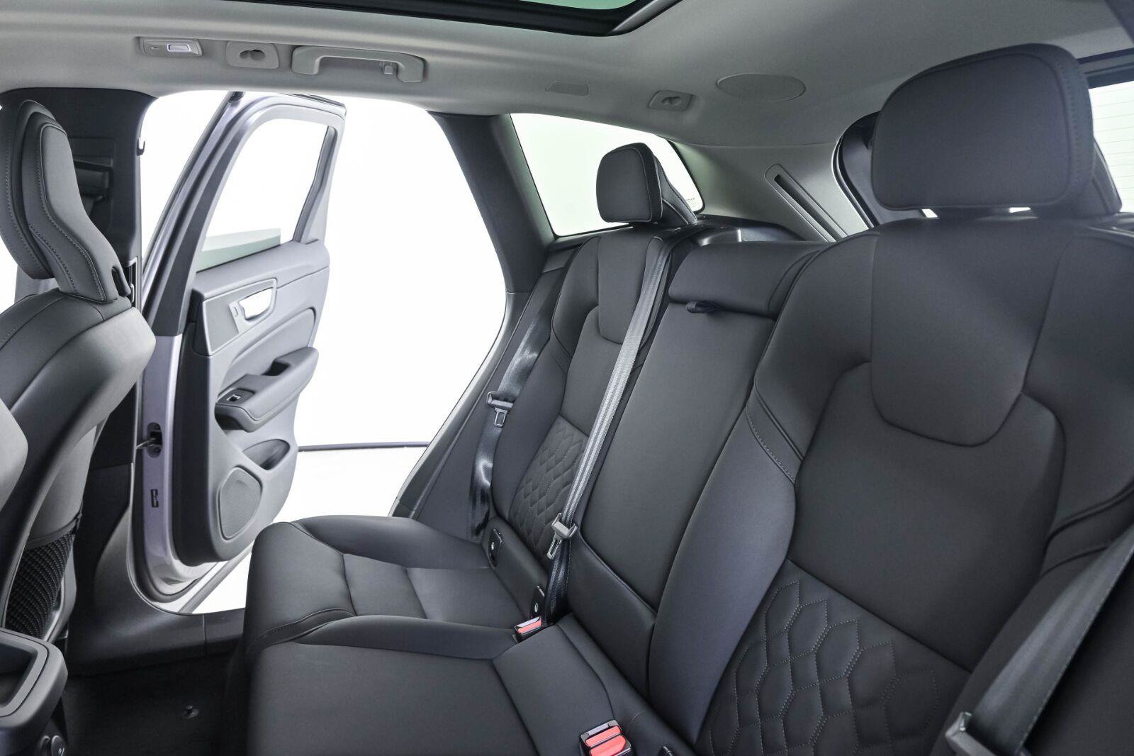 New 2026 Volvo XC60 T8 Plus w/ Climate Package AWD/4WD image 20