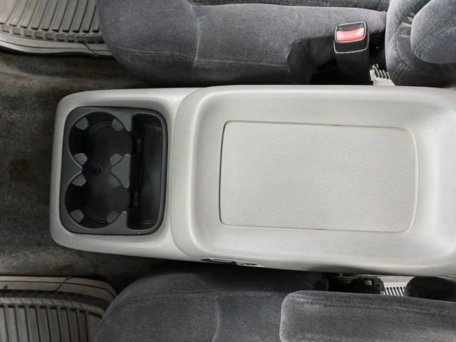 Used 2002 Chevrolet Suburban LS image 28
