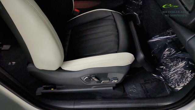 Used 2024 Kia EV9 GT-Line AWD/4WD image 36