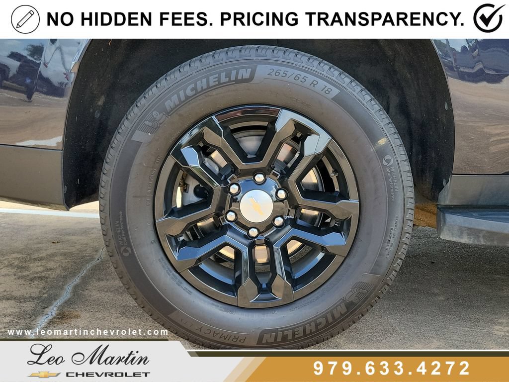 Used 2025 Chevrolet Suburban LT RWD image 31