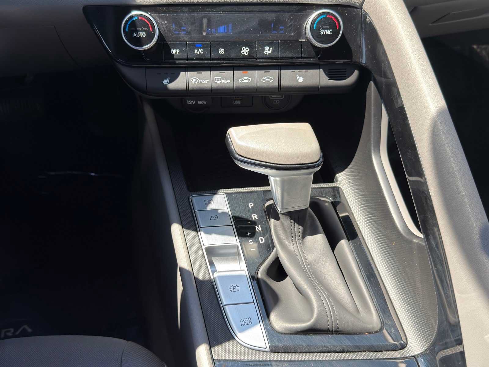 Used 2023 Hyundai Elantra SEL w/ Convenience Package FWD image 19