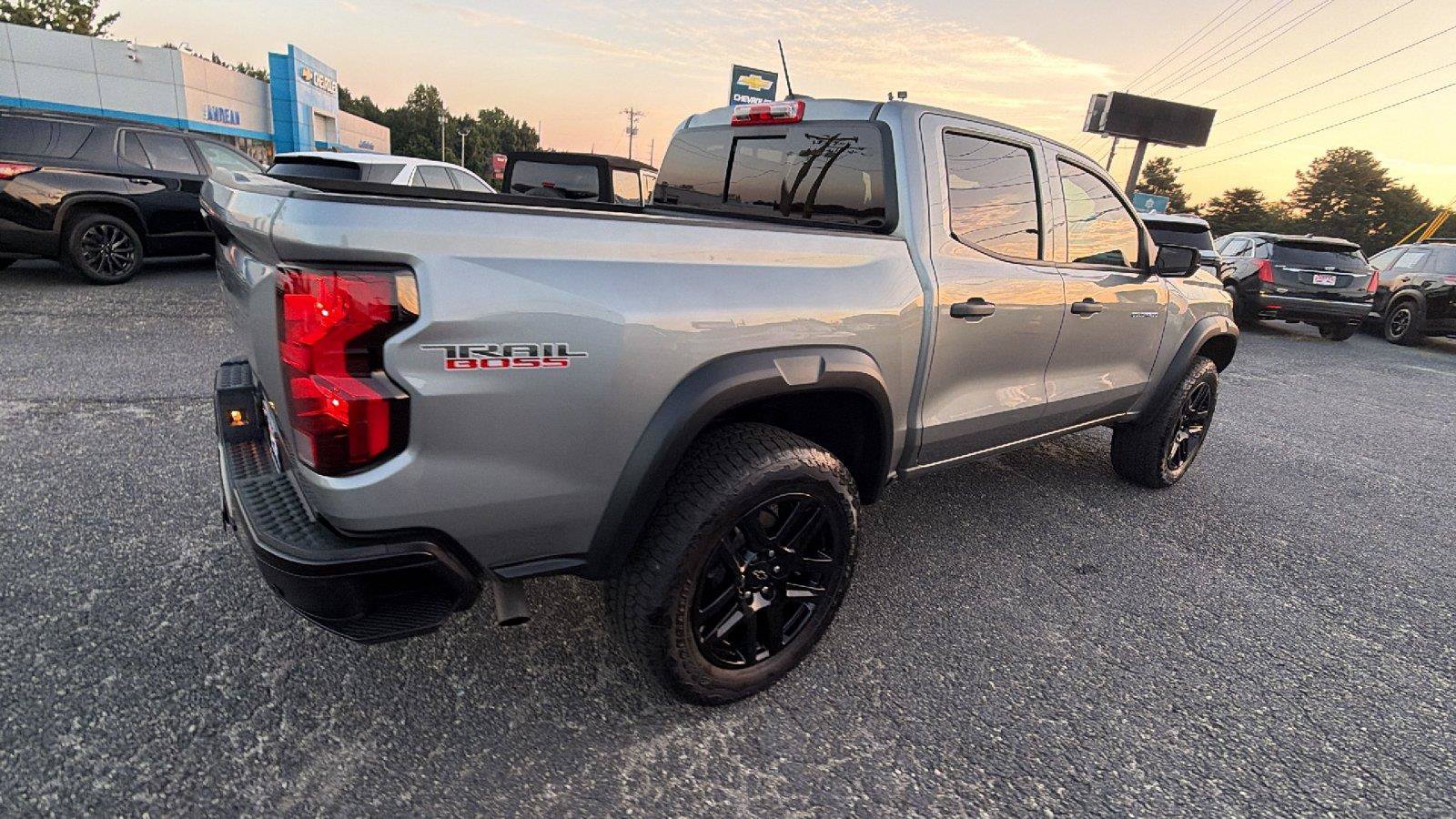 Used 2024 Chevrolet Colorado Trail Boss w/ Advanced Trailering Package AWD/4WD image 8