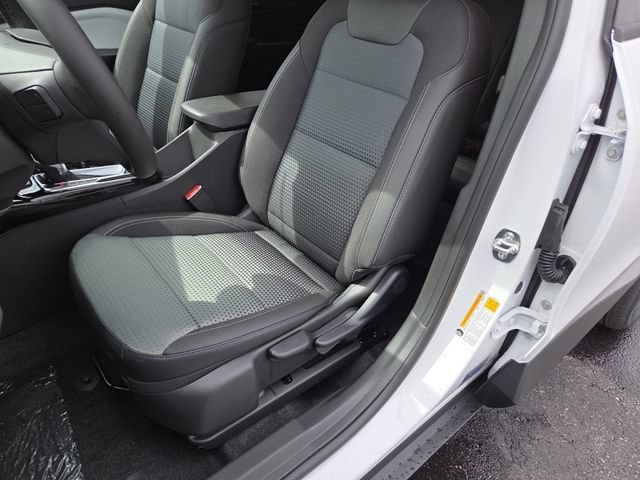 New 2026 Chevrolet Trax LT w/ LT Convenience Package FWD image 19
