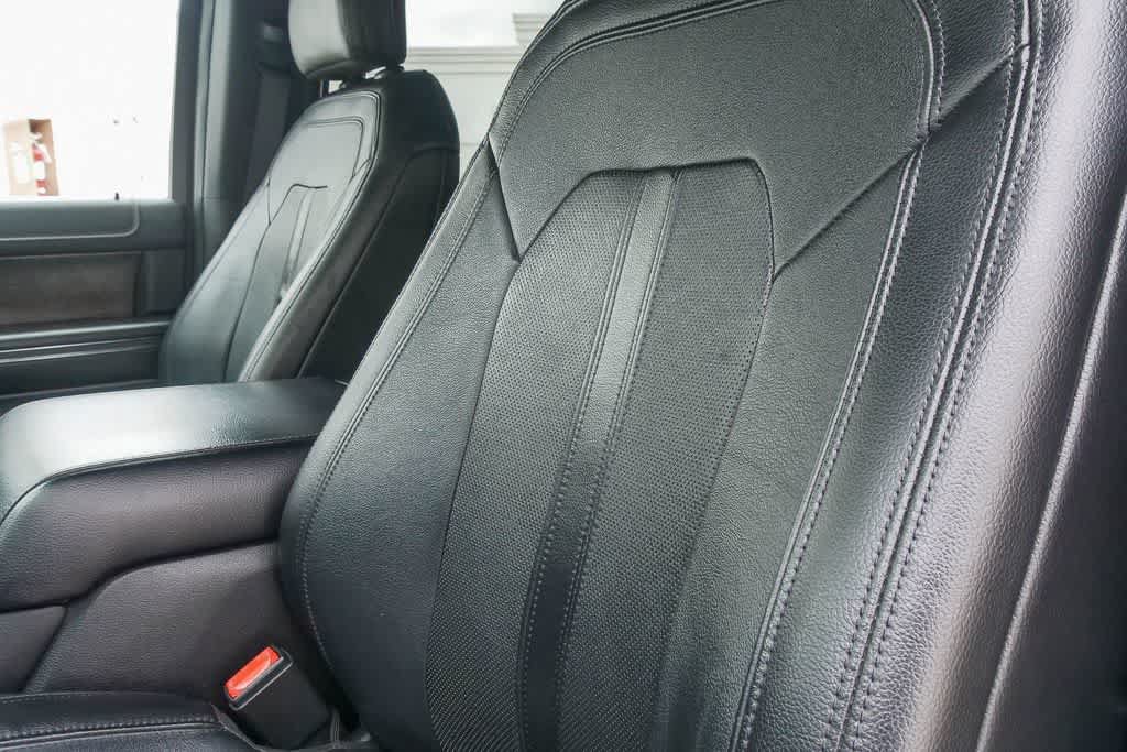 Used 2019 Ford Expedition Limited w/ Equipment Group 302A AWD/4WD image 20
