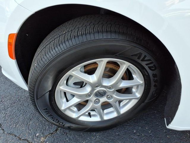 Used 2024 Chrysler Pacifica Touring-L image 24