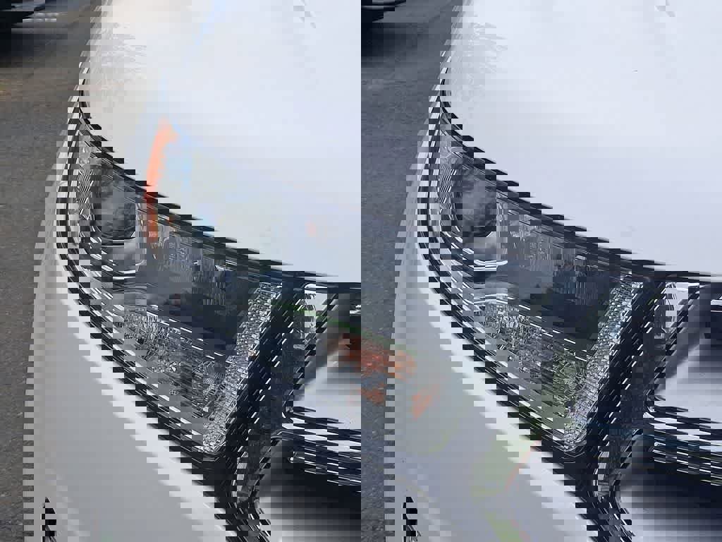 Used 2018 Ford Edge Titanium w/ Equipment Group 301A AWD/4WD image 27