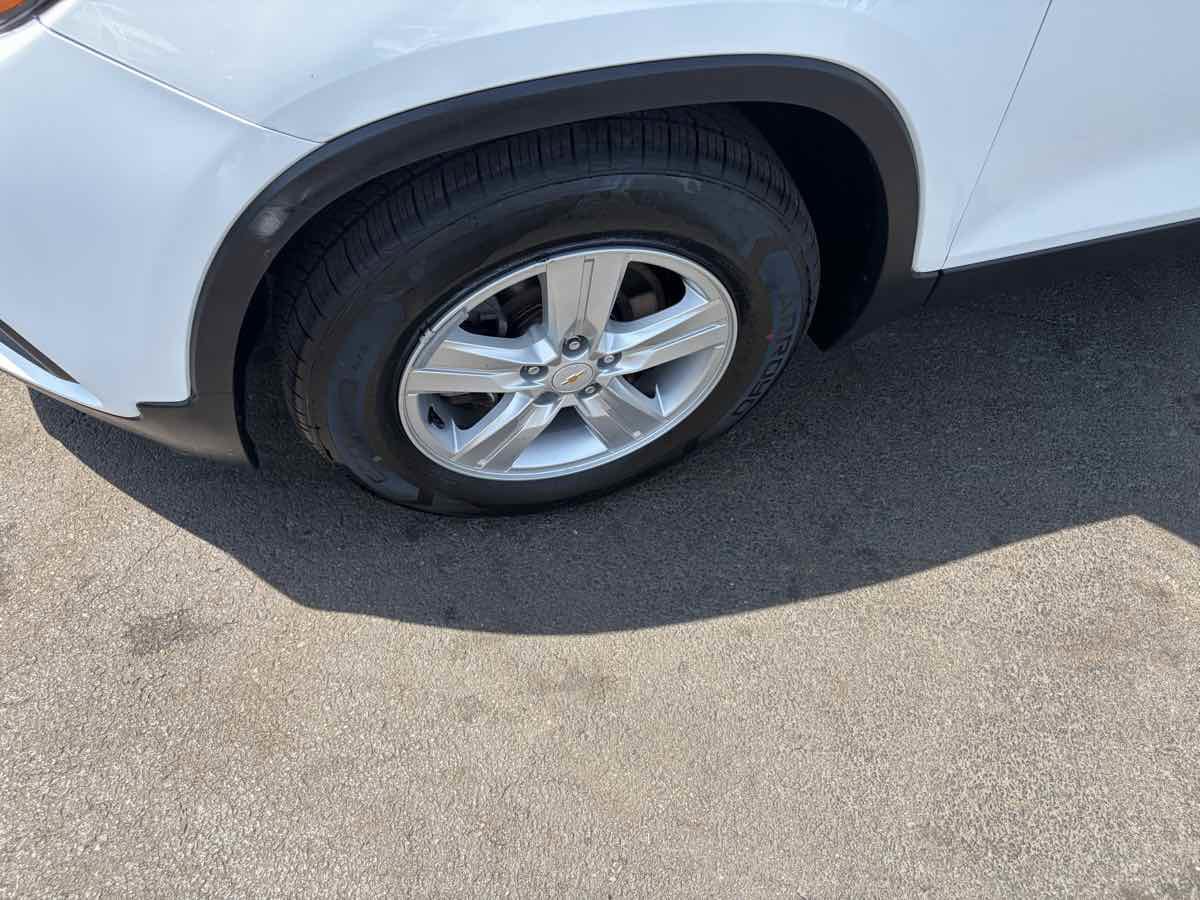 Used 2020 Chevrolet Trax LS w/ Tint and Cruise Package FWD image 32
