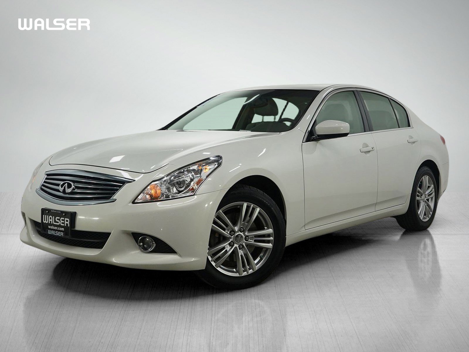 Used 2013 INFINITI G37 x w/ Premium Pkg