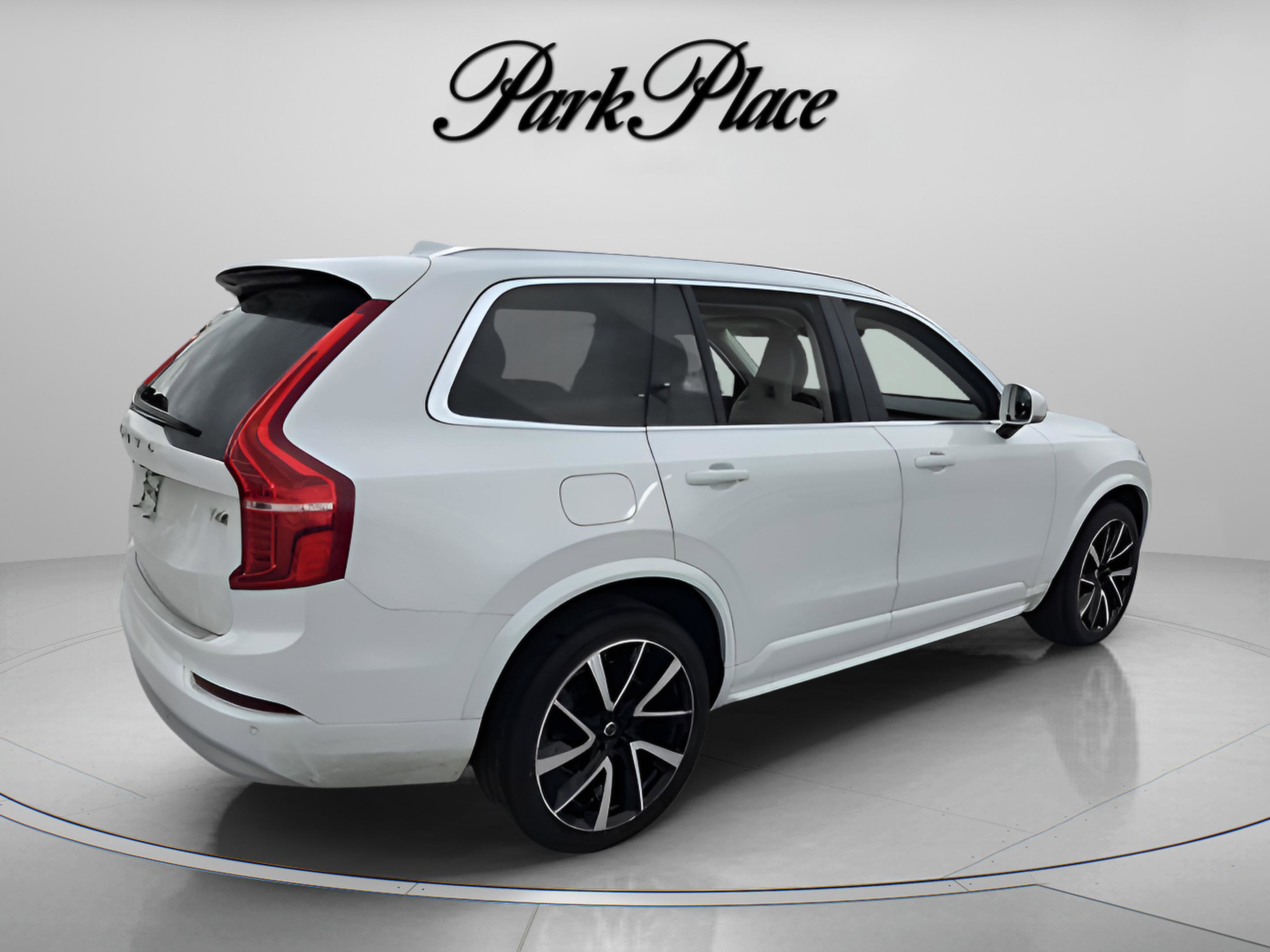 Used 2022 Volvo XC90 T6 Momentum w/ Climate Package image 4
