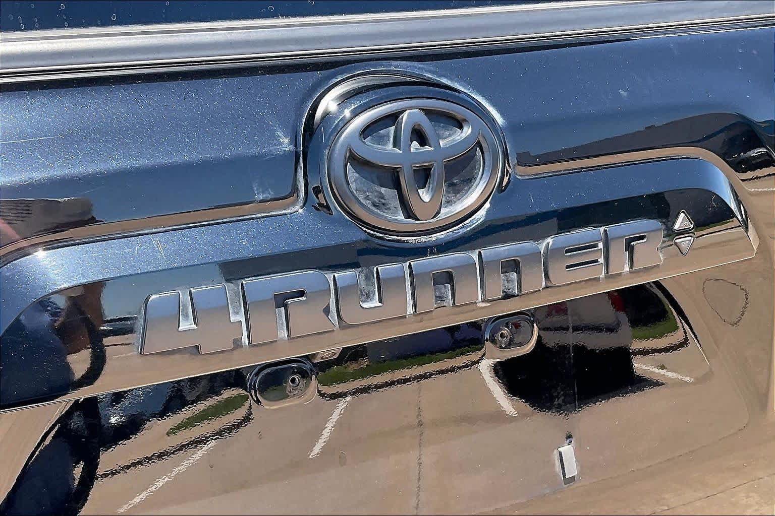 Used 2022 Toyota 4Runner Trail Special Edition AWD/4WD image 11