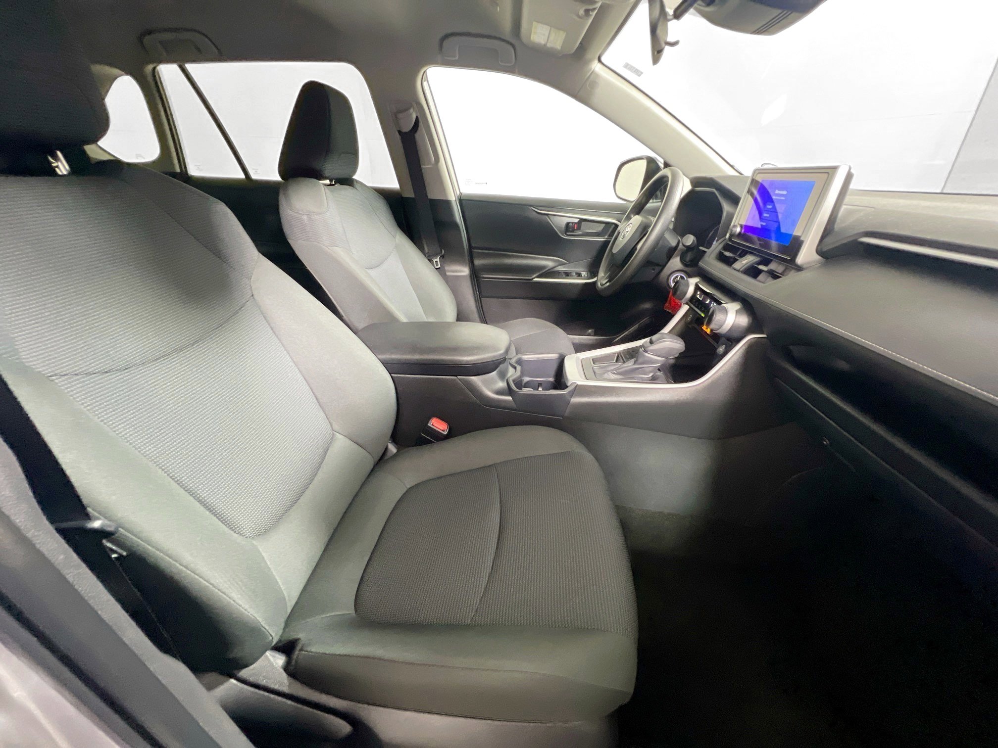 Used 2025 Toyota RAV4 LE image 30