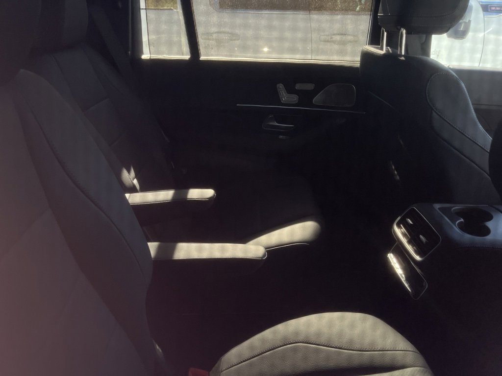 Used 2025 Mercedes-Benz GLS 450 4MATIC image 9